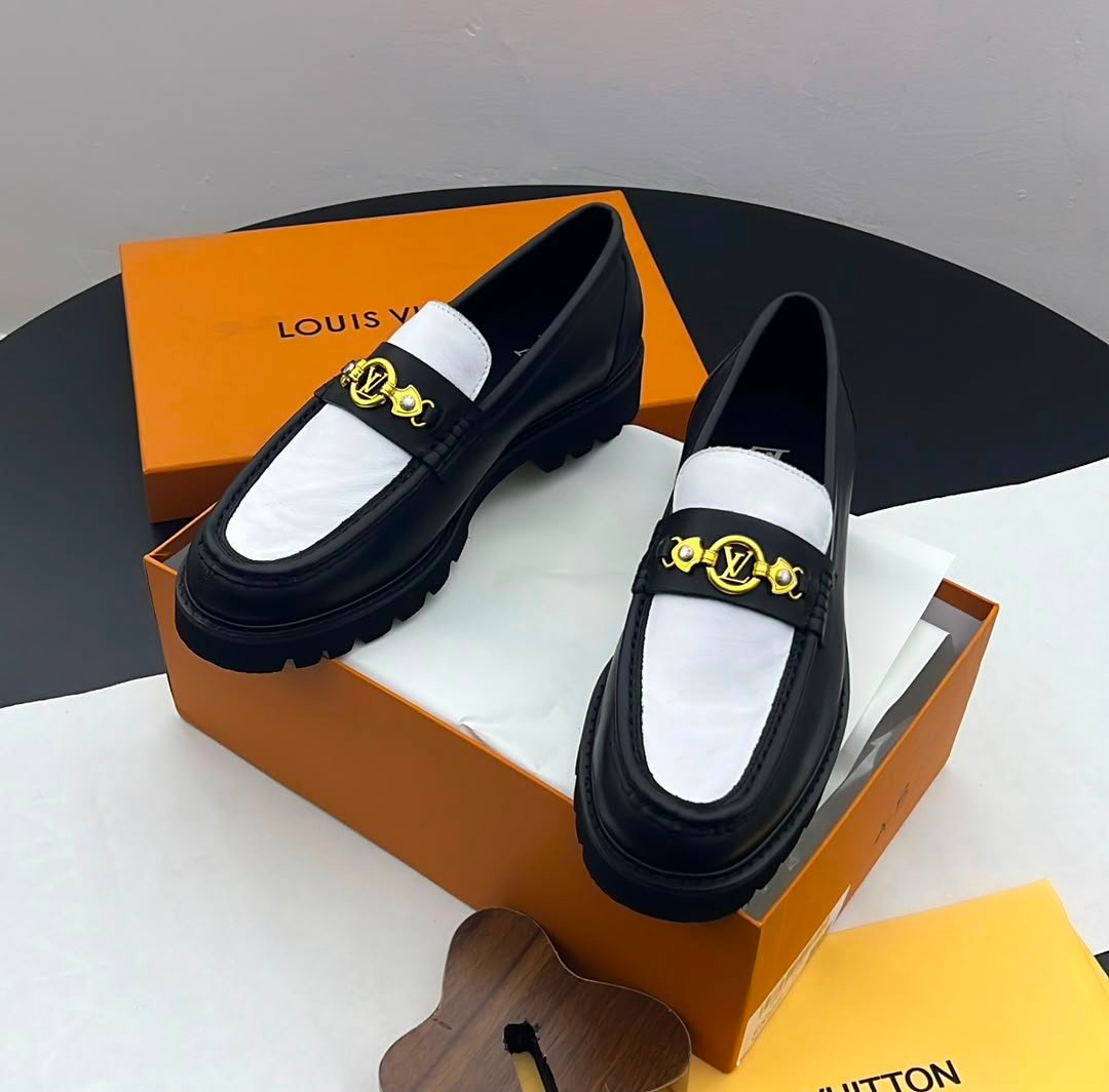 Louis Vuitton District Flat Loafers Louis Vuitton District Flat Loafers
