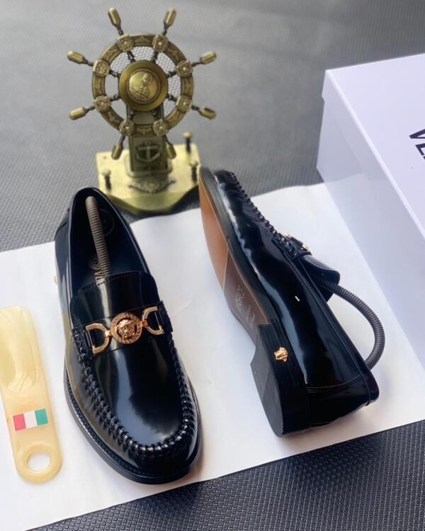 Luxury Medusa 95 Leather Loafers
