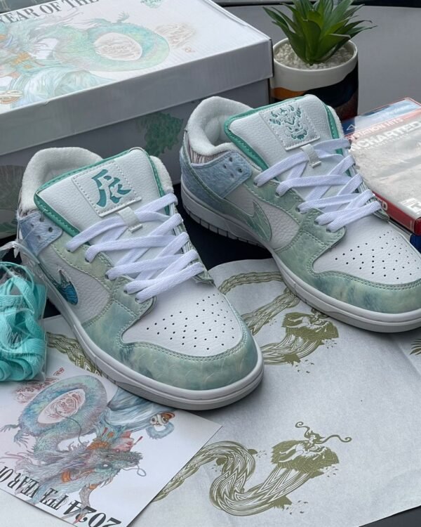 Nike SB Dunk Low Sneakers