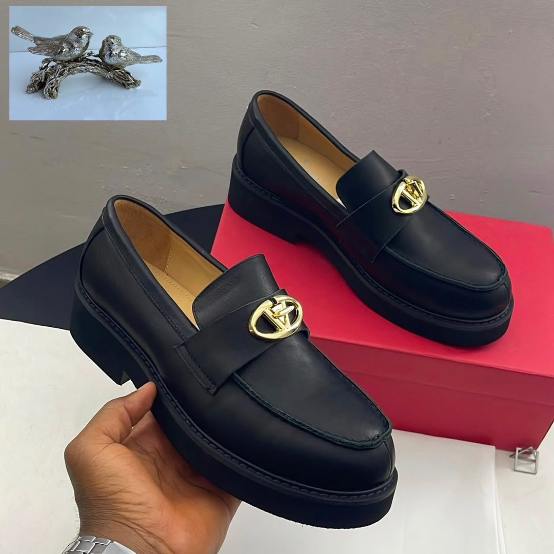 Valentino Garavani VLOGO Locker Black Calf Leather Loafers Valentino Garavani VLOGO Locker Black Calf Leather Loafers