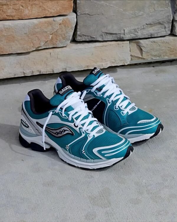 Saucony ProGrid Triumph 4 Teal Metallic Silver Black Sneakers