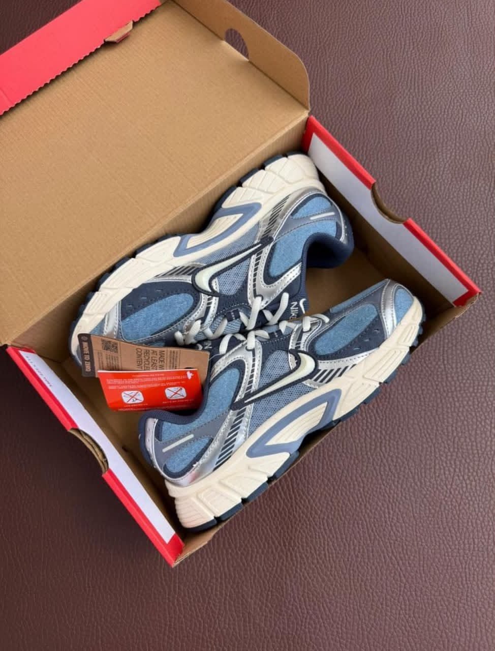 Nike V5 RNR SE Denim Smokey Blue Metallic Silver Running Sneakers Nike V5 RNR SE Denim Smokey Blue Metallic Silver Running Sneakers