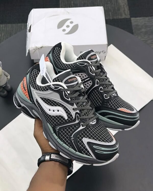 Saucony ProGrid Omni 9 Black White Ash Mint Mesh Running Sneakers