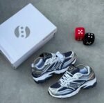 Saucony ProGrid Omni 9 Deep Navy Metallic Mesh Running Sneakers